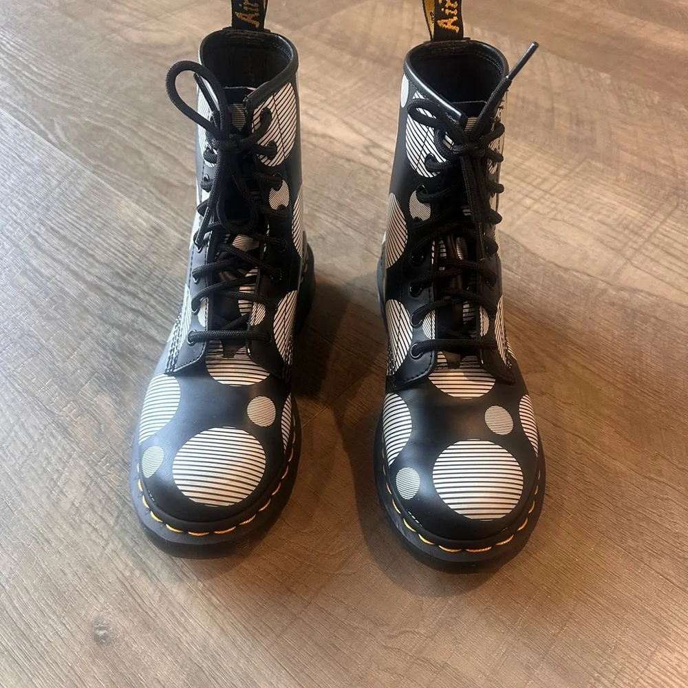 Dr. Martens 1460 Yayoi Polka Dot Black/white Lace Up Boots. Size 7 - Picture 1 of 7